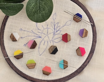 Mega Mini aimant hexagonal pour aiguilles, en bois, range-aiguilles, porte-aiguilles en résine, couleurs variées / N118