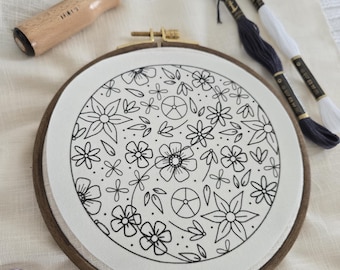Stabilisateur de broderie Stick & Stitch 16 cm Symbole Yin et Yang, motif de broderie, apprendre à broder, à faire soi-même / S171