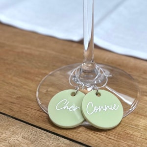 Ciondolo per bevande in acrilico / Segnaposto personalizzato personalizzato Bicchiere da champagne Flute Etichetta per cocktail Argento Oro Nozze Fidanzamento Compleanno Personalizzato