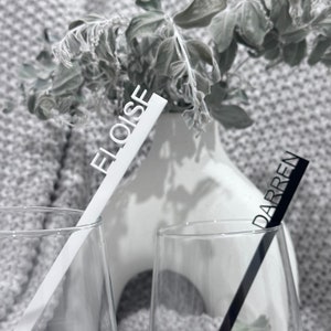 Mescolatori per bevande con nome personalizzato / Segnaposto in acrilico unici, idea per comporre biglietti, etichette per cocktail personalizzate, nomi, bomboniere per feste di addio al nubilato