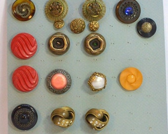 18 Antique and Vintage Large Buttons on Collectors Card