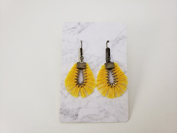 Yellow fringe earrings deals paparazzi