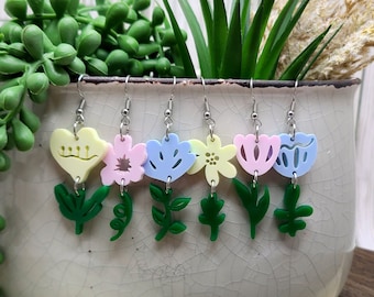 Pendientes de PRIMAVERA DE FLOR ACRÍLICA Pendientes de flores caprichosas / Regalo del Día de las Madres para mamá / Pendientes florales coloridos cortados con láser / Joyería hecha a mano