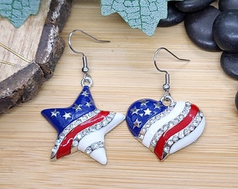 Pendientes patrióticos ROJOS BLANCOS Y azules Pendientes de bandera americana de corazón o estrella / Pendientes coloridos del Día de los Caídos / Pendientes divertidos del 4 de julio