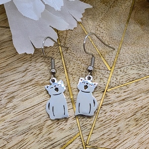 HAPPY CAT WHIMISICAL Earrings Mothers Day Gift | Minimalist Cat Earrings For Cat Lover Gift | Cat Mom Earrings | Cute Cat Earrings Dangle