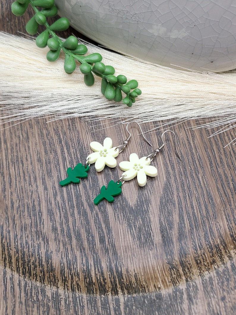 ACRYLIC FLOWER SPRING Earrings Whimsical Flower Earrings Mothers Day Gift For Mom Colorful Laser Cut Floral Earrings Handmade Jewelry 4 (See Pic)