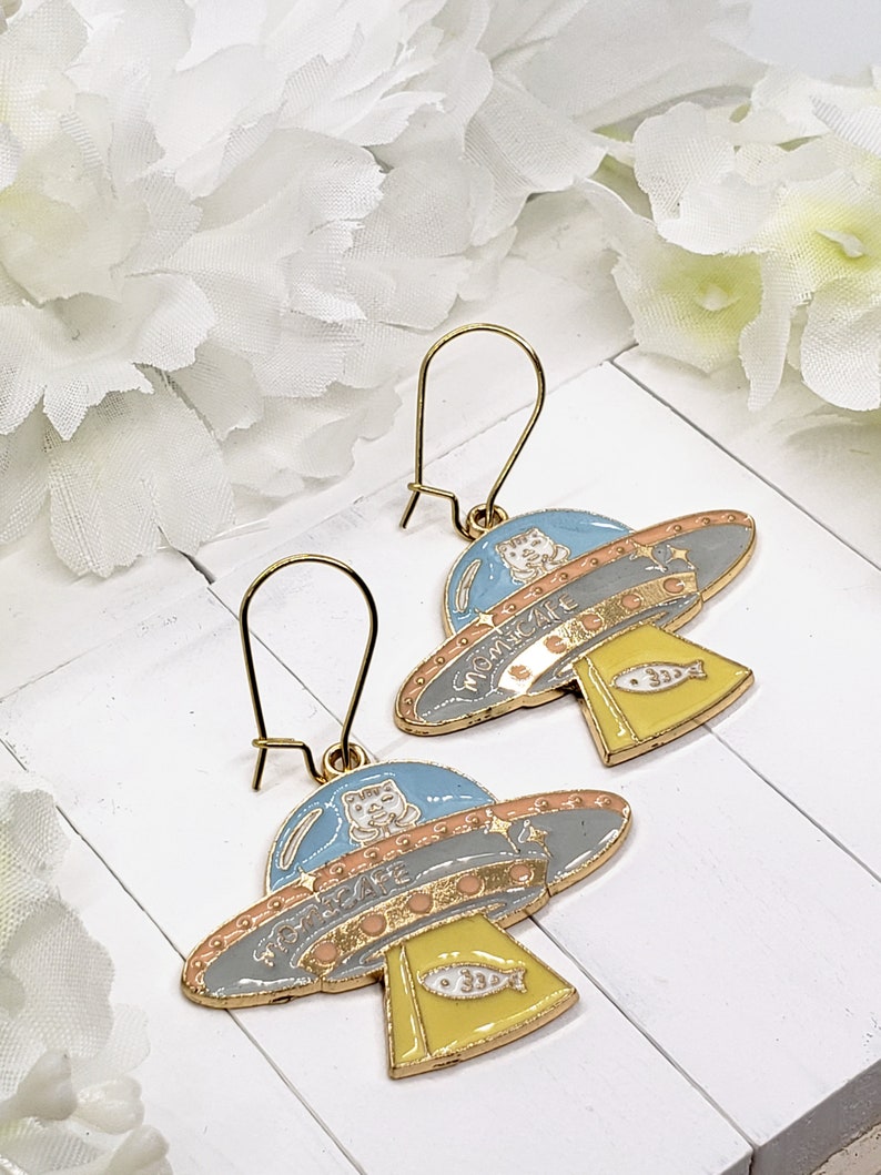 SPACE CAT UFO Earrings Cat Lover Gift Fun Space Earrings For Best Friend Gift Funky Cat Huggie Earrings Cat Jewelry Cute Earrings Kidney