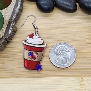 TASSE À CAFÉ Boucles d'oreilles PATRIOTIQUE Boucles d'oreilles amusantes en acrylique café Meilleur ami cadeau pour amateur de café Boucles d'oreilles fantaisistes pour professeur Boucles d'oreilles 4 juillet image 9