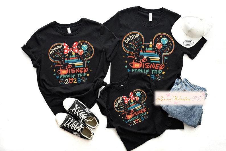 Discover T-shirts personnalisés de la famille Disneyworld, vacances en famille Disneyland 2023