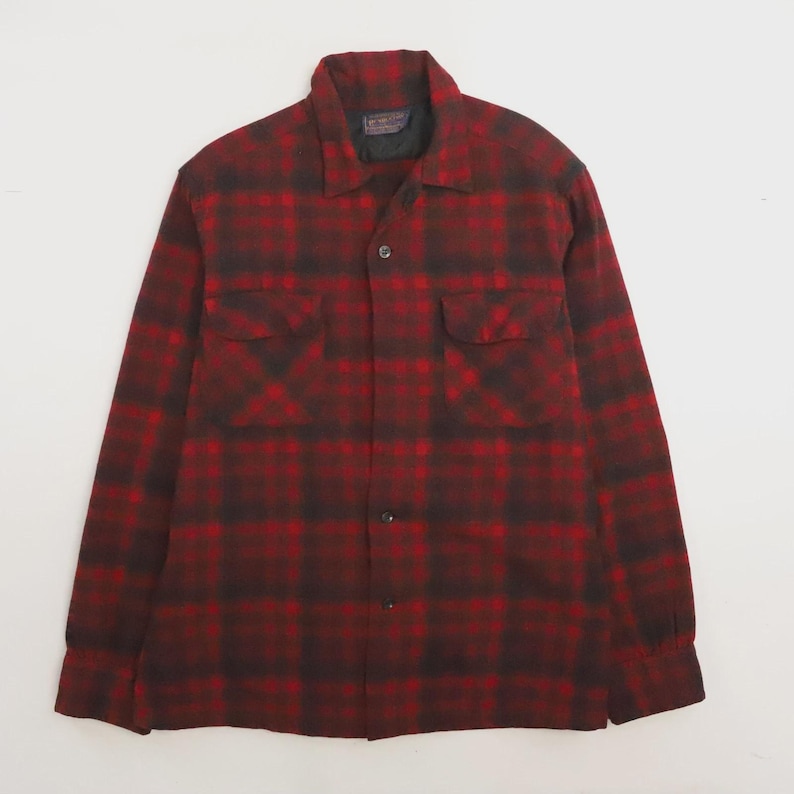 Camisa vintage Pendleton Wool Board con botones, talla mediana, cuadros rojos. imagen 1