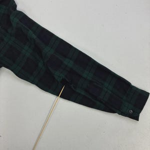 Camisa vintage Pendleton Wool Lodge con botones, talla grande, cuadros verdes. imagen 9