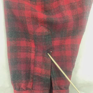 Camisa vintage Pendleton Wool Board con botones, talla mediana, cuadros rojos. imagen 8