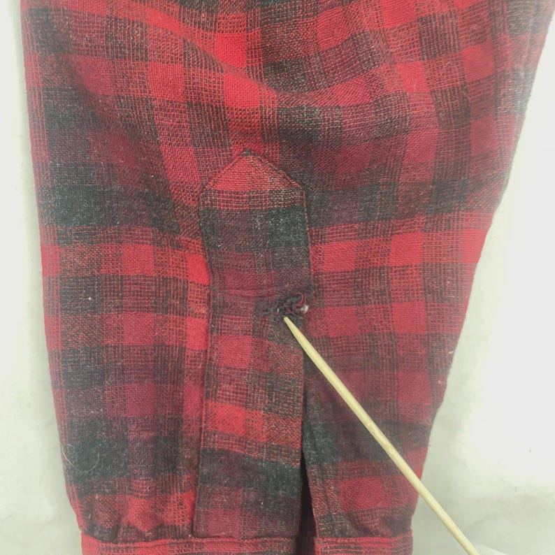 Camisa vintage Pendleton Wool Board con botones, talla mediana, cuadros rojos. imagen 8