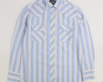 Camisa vaquera Wrangler con botones a presión y perlas, talla grande.