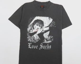 Vintage 90s Fashion Victim Skull and Crossbones Long Sleeve Tshirt