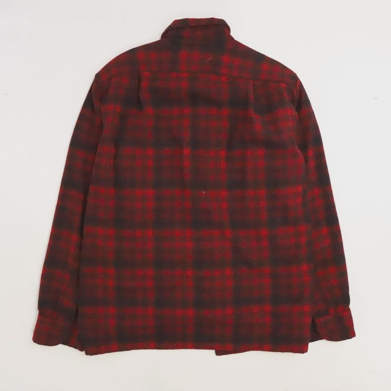 Camisa vintage Pendleton Wool Board con botones, talla mediana, cuadros rojos. imagen 2