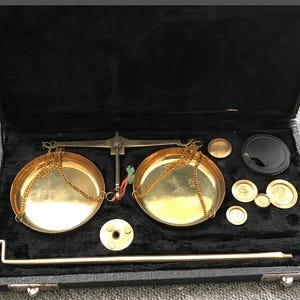 Vintage Brass Balance Scale in Box – Miniature Apothecary or Jeweler’s Scales with Weights