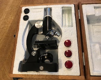 Vintage Lunax Microscope 50x–900x in Wooden Case — Fully Functional — Rare Collector’s Set