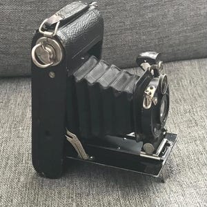Appareil photo pliant Nagel 6 x 9 - Objectif anastigmat allemand des années 1920, obturateur Zenith