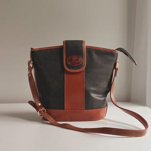Vintage La Bella Leather Shoulder Bag: Black and Brown Handbag