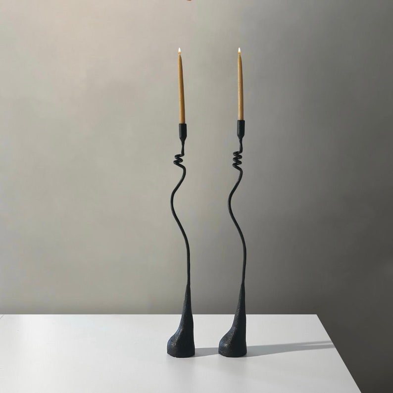 Looped Iron Candleholder, Handcrafted zdjęcie 1