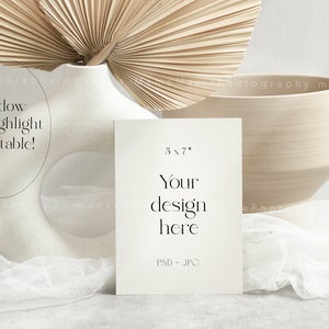 Mockup de cartão 5x7", Mockup de cartão moderno em tons neutros boho, cartão branco vazio, Mockup de papelaria para casamento, Mockup de cartão comemorativo
