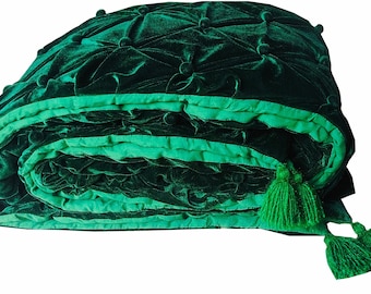 Emerald green velvet comforter, Emerald green Luxury Quilt, Emerald green Queen Quilt, Dark Green Bedspread, Velvet Quilt, Velvet Comforter
