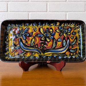 Bandeja rectangular grande de Paul Yvain – Kéraluc Quimper – Cerámica francesa firmada – Hecha a mano – 31 × 15 cm