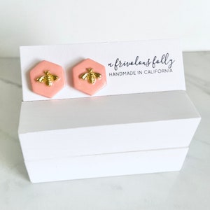 Boucles d’oreilles Gold Bee Stud | Boucles d’oreilles d’abeilles colorées | Boucles d&#39;oreilles d&#39;été | Printemps | Bijoux | une folie frivole