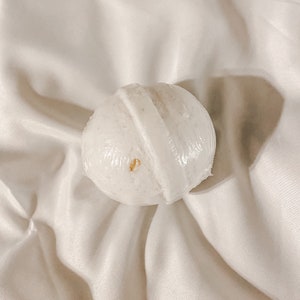 Oatmeal Milk + Honey Bath Bomb | Hostess Gift | Bathtime fun | Relaxing