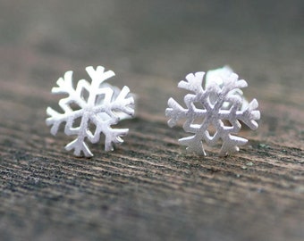 Silver Snowflake Stud Earrings, Silver Christmas Earrings, Silver Xmas Snowflake Studs, Festive Silver Earrings, Gift for Her