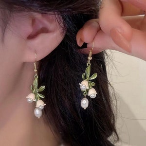 White Floral Delicate Dangle Earrings, White Lily Earrings, Faux Pearl Flower Drop Earrings, Summer Floral Earrings, Gift for Her