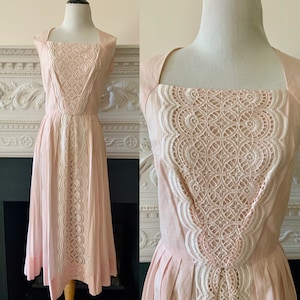 Vintage 50s Lazarus Roanoke Pink Sleeveless Dress with Lace Detailing