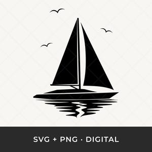 Peut inclure: Silhouette noire d'un voilier avec une voile triangulaire, reflétée dans l'eau. Trois oiseaux volent au-dessus. L'image comprend le texte "SVG + PNG • DIGITAL" en bas.
