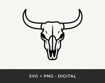 Może przedstawiać: Czarno-biała grafika czaszki byka z dużymi, zakrzywionymi rogami. Obraz zawiera tekst "SVG + PNG • DIGITAL" na dole, na jasnym tle.