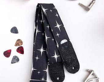 Correa de guitarra vegana / Negra con estrellas retro / Correa de guitarra / Hecha a mano, cómoda, ligera y ajustable / Regalo para músicos