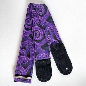 Correa de guitarra vegana / Correa de guitarra acolchada / Correa de guitarra ajustable y cómoda hecha a mano con forma de tentáculos de pulpo morado y soporte para púas de guitarra