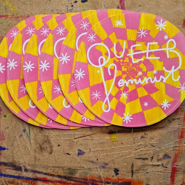 QUEER FEMINIST - typo sticker in rund und glänzend und orange pink