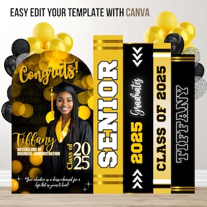 K&ouml;nnte beinhalten: Ein Fotobooth-Hintergrund f&uuml;r eine Abschlussfeier in Schwarz und Gold. Der Hintergrund zeigt einen runden Ausschnitt mit dem Text "Herzlichen Gl&uuml;ckwunsch!" und einer Abschluss-Kappe. Au&szlig;erdem gibt es drei rechteckige Ausschnitte mit dem Text "Senior", "Absolventen 2025" und "Jahrgang 2025".