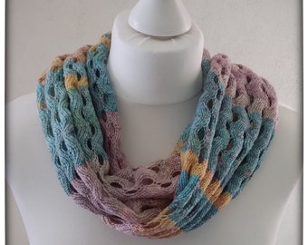 Gestrickter Schlauchschal/Loop, mit Wellenmuster, multicolor