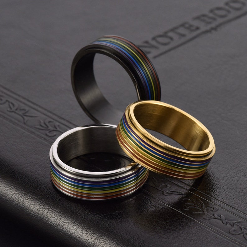 Personalisierte LGBTQ Pride Spinner Ringe, Regenbogen Streifen Drehbare Ring, Titan Stahl Ring, Angst Ring, Fidget Ring, Benutzerdefinierte LGBT Geschenke Bild 2