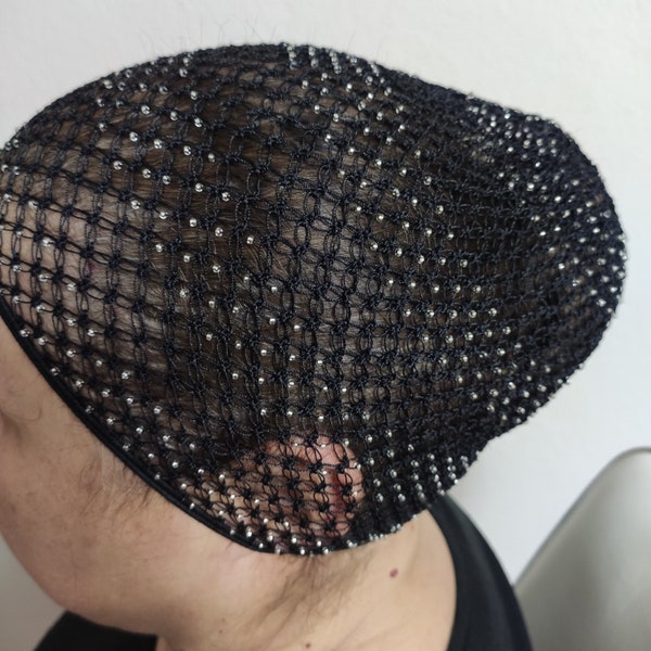 Piscine et bonnet | Bonnet sable orné de perles et de sequins