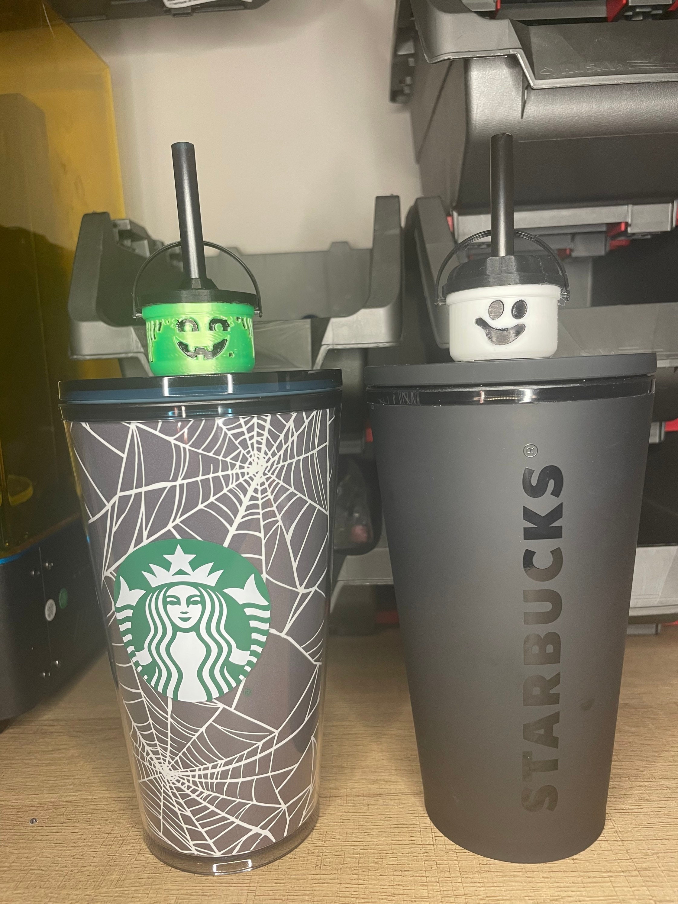 I thought my Stanley straw needed a lid. So I designed one with TPU. :  r/3Dprinting