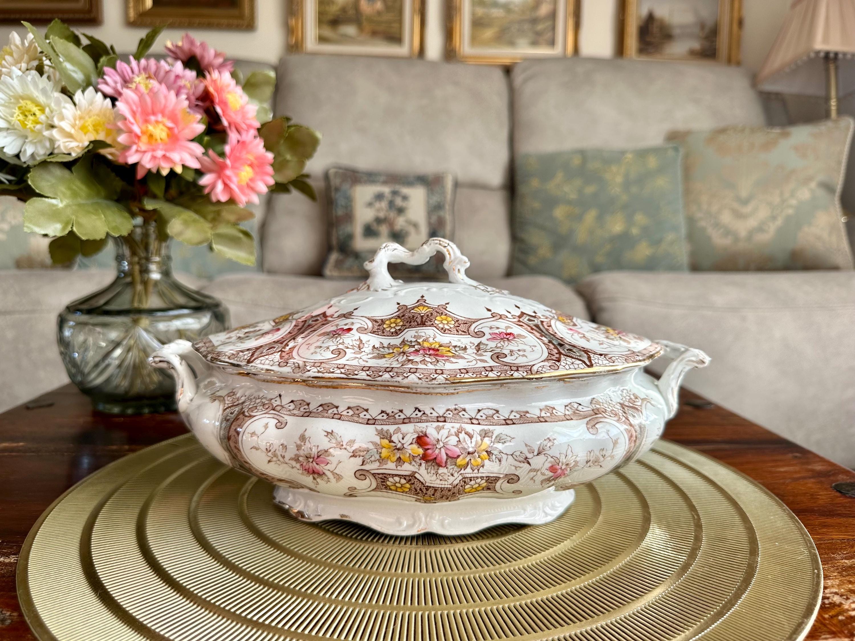 スープチュリーン　Soup Tureen 木の実柄 ポーセラーツ スープチュリーン Soup Tureen 木の実柄 ポーセラーツ
