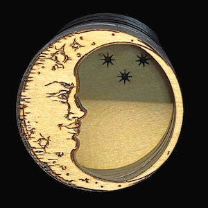Jumping Spider Hide, Crescent Moon, miniatures