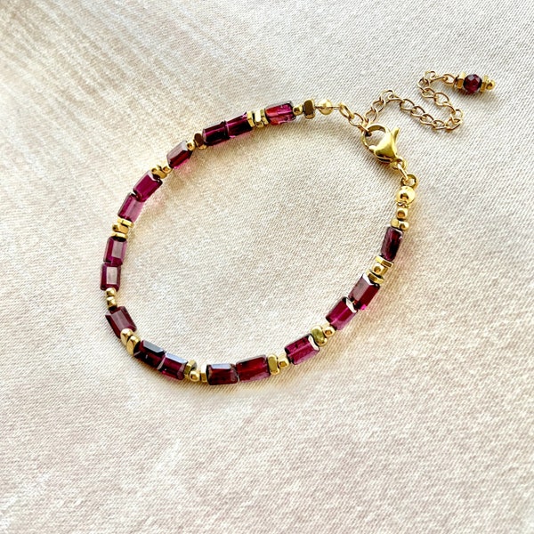 Bracelet grenat rhodolite- Bracelet fin pierre naturelle- Bracelet pierre précieuse- Bracelet perle rouge plaqué or- Bracelet femme original