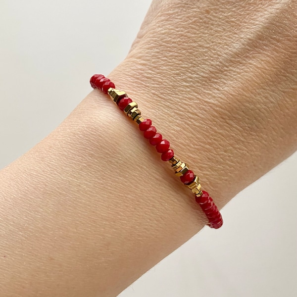 Red jade bracelet--Beaded gemstone gold bracelet- Red and gold beaded bracelet- Layered bracelet- Precious stone bracelet- Energy braclet