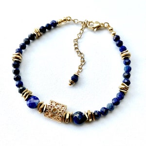 Lapis lazuli bracelet gold- Blue gemstone & gold beaded bracelet- Precious stone bracelet- Royal blue bohemian chic bracele-Original jewelry