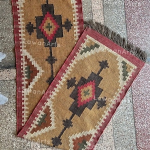 Handwoven Jute & Wool Kilim Runner Rug: Geometric Indian Design