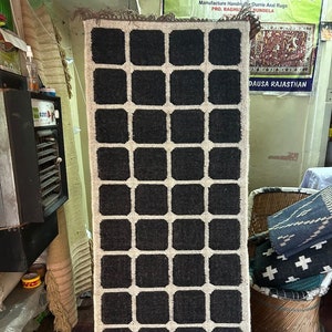 Handwoven Wool Jute Kilim Runner Rug: Geometric Indian Decor (4x6 ft)
